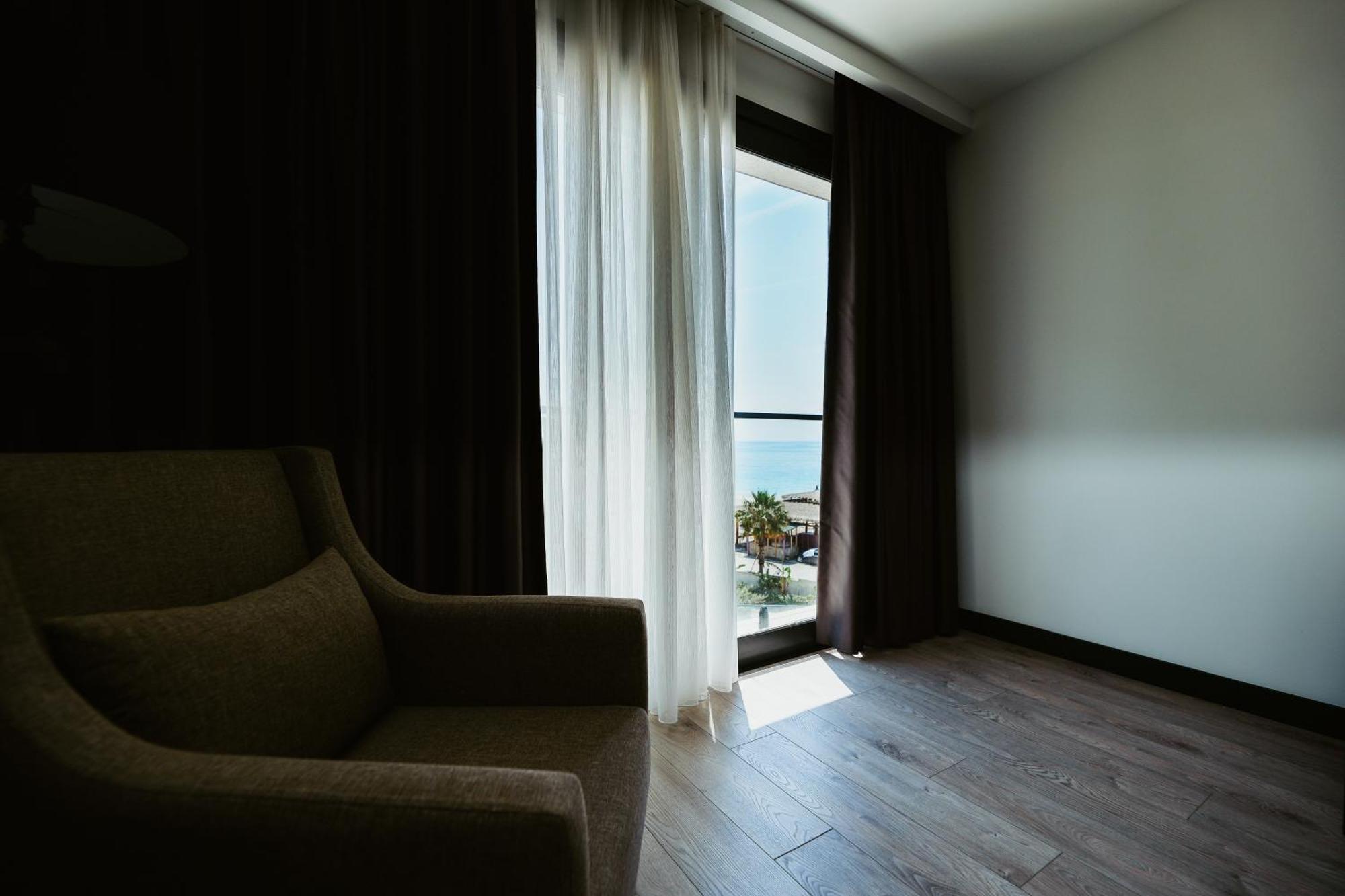Palladium Hotel- Private Included Gjestgiverier Dhërmi